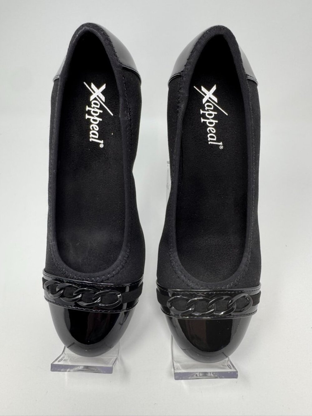 XAPPEAL KIDS BLACK AND PATENT DRESS SHOES SIZE 6